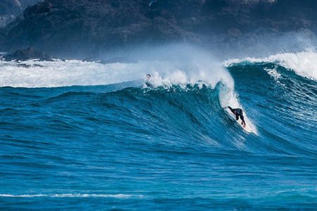 Northern vs. Southern Coast of Tenerife: Which is Best for Surfing?